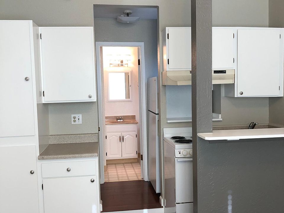 1st image of 62 Oakes Blvd #5