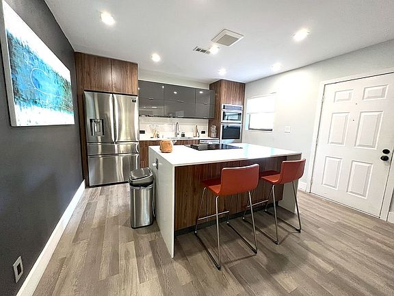 3rd image of 500 SE 27th Way #0