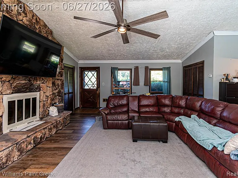 20510 Luna St — Photo 6