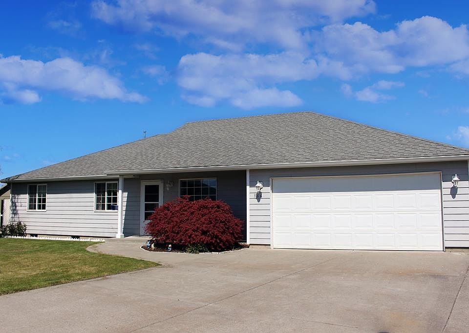 1st image of 366 NE Kingwood Pl