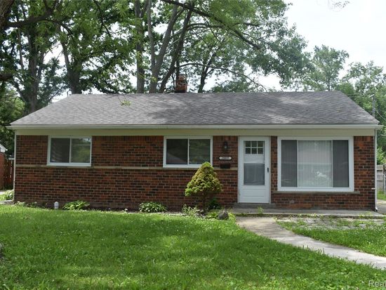 28095 Selkirk St, Southfield, MI 48076