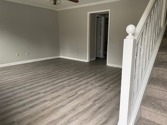 2nd image of 3065 Parkside Ct