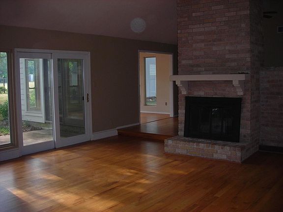 5th image of 1405 Wood Rock Dr
