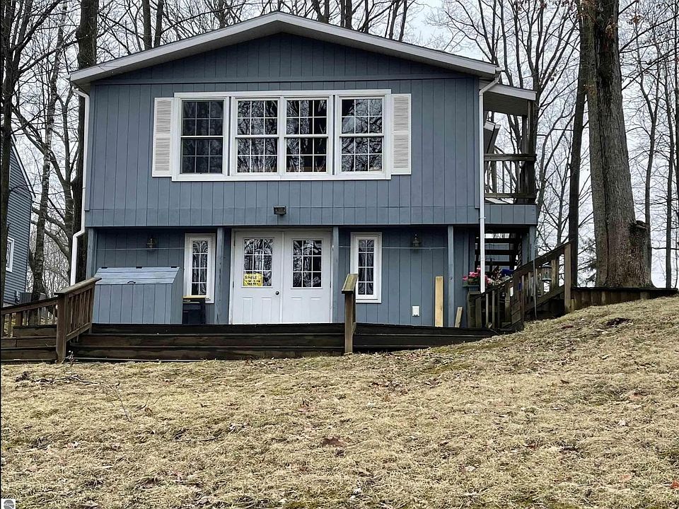 1st image of 1244 Queensway Dr