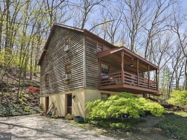 5631 Smoketown Rd, Glenville, PA 17329