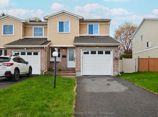 13 Shadetree Cres, Ottawa, ON K2E7R3