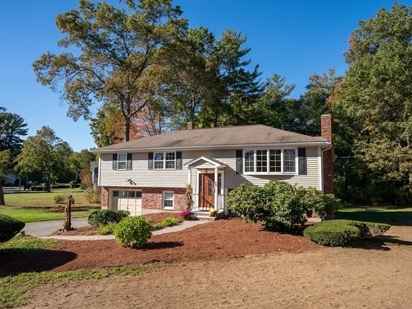 15 Salem St, Wilmington, MA 01887