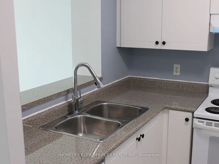 11 Lee Centre Dr #1615 — Photo 8