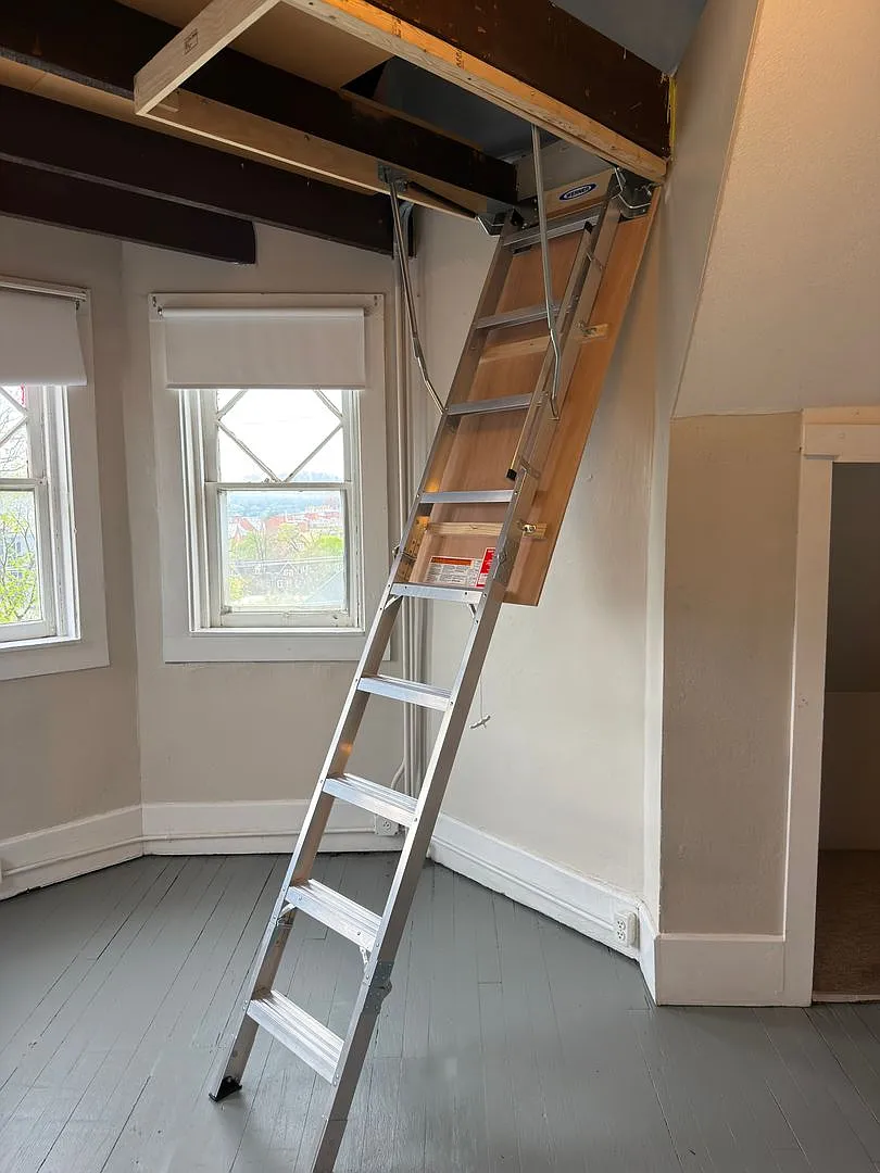 1221 Laurel Avenue House — Photo 2