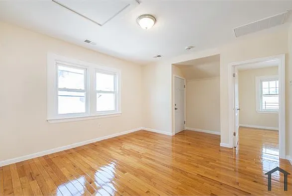 1 bed, $1,822 — Photo 4