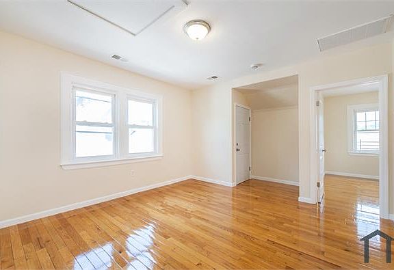 4th image of 23 Monticello Ave Floor 3