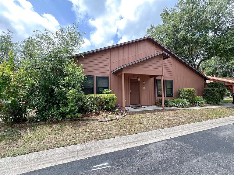 4112 NW 16th Dr — Photo 1