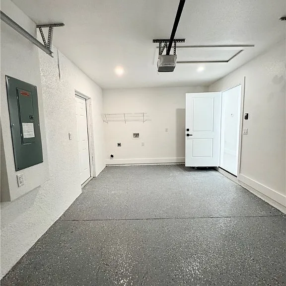 670 Chemstrand St E — Photo 34