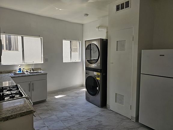 5th image of 751 N Edinburgh Ave APT 2