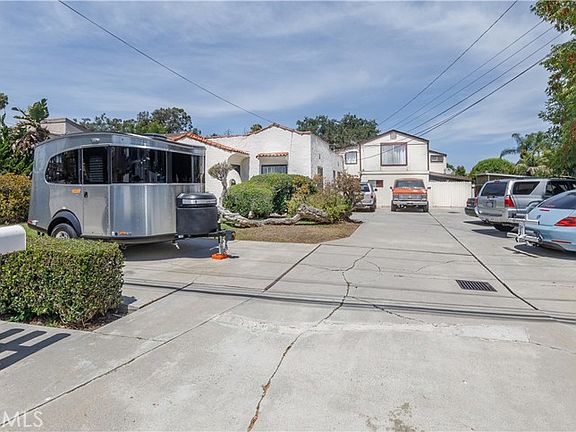 3rd image of 2653 Santa Ana Ave