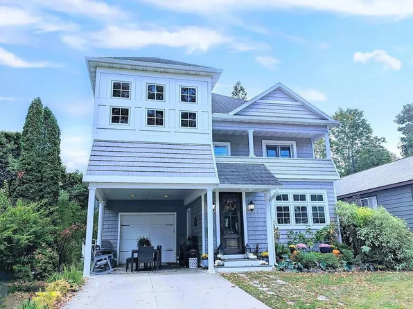 336 E Arch St, Marquette, MI 49855