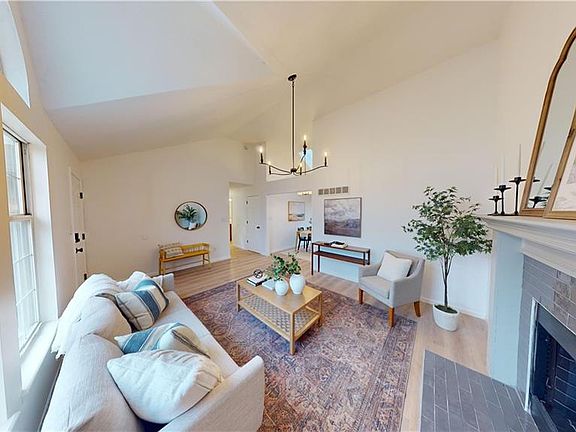 4th image of 1522 N Manor Cir