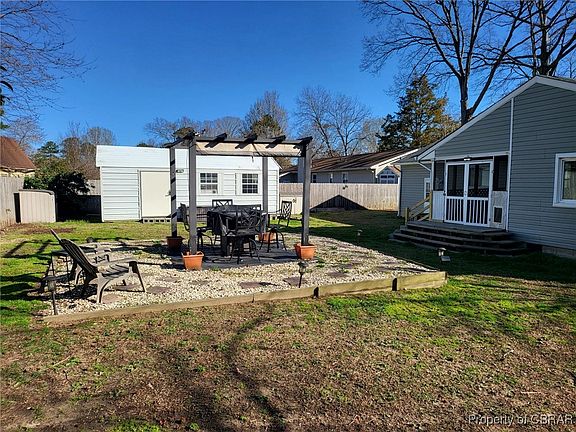 3rd image of 525 Marlin Dr