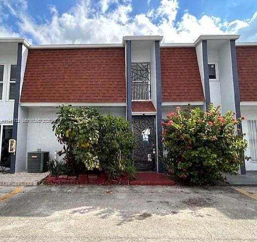 1st image of 318 NW 107th Ave APT 2B