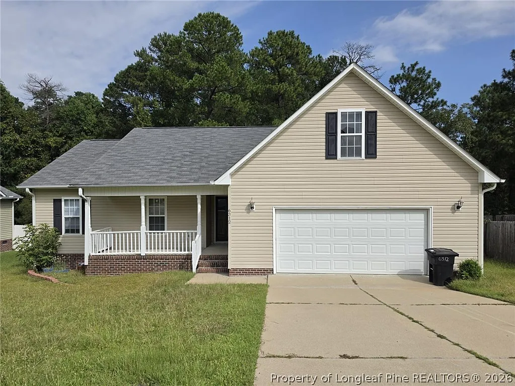 4 bed, 2.0 bath, 1632 sqft, $1,780 — Photo 2