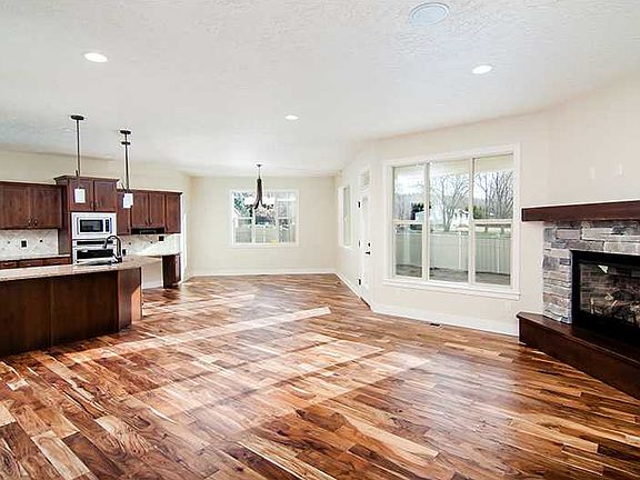 4th image of 4049 Hyalite Ct