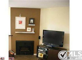 5th image of 7320 Hawthorn Ave APT 224
