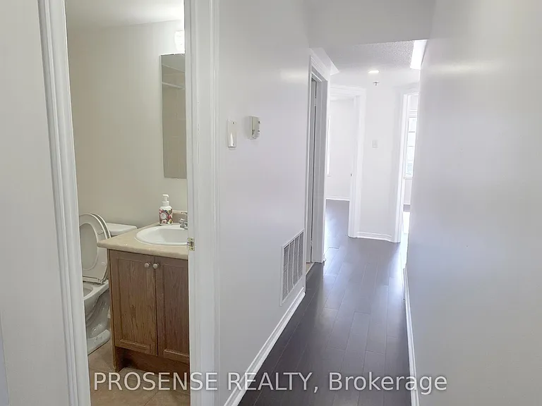 9699 Jane St #13 — Photo 23