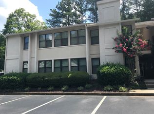 1601 Huntingdon Trl, Sandy Springs, GA 30350