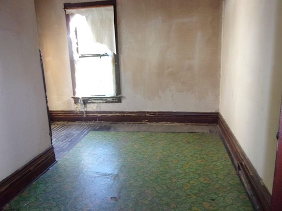 5th image of 620 E Park Ave