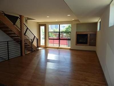 3rd image of 2343 Glenarm Pl