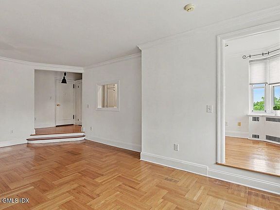 5th image of 25 W Elm St APT 51