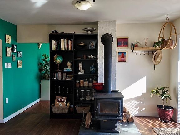 3rd image of 10584 Youbou Rd