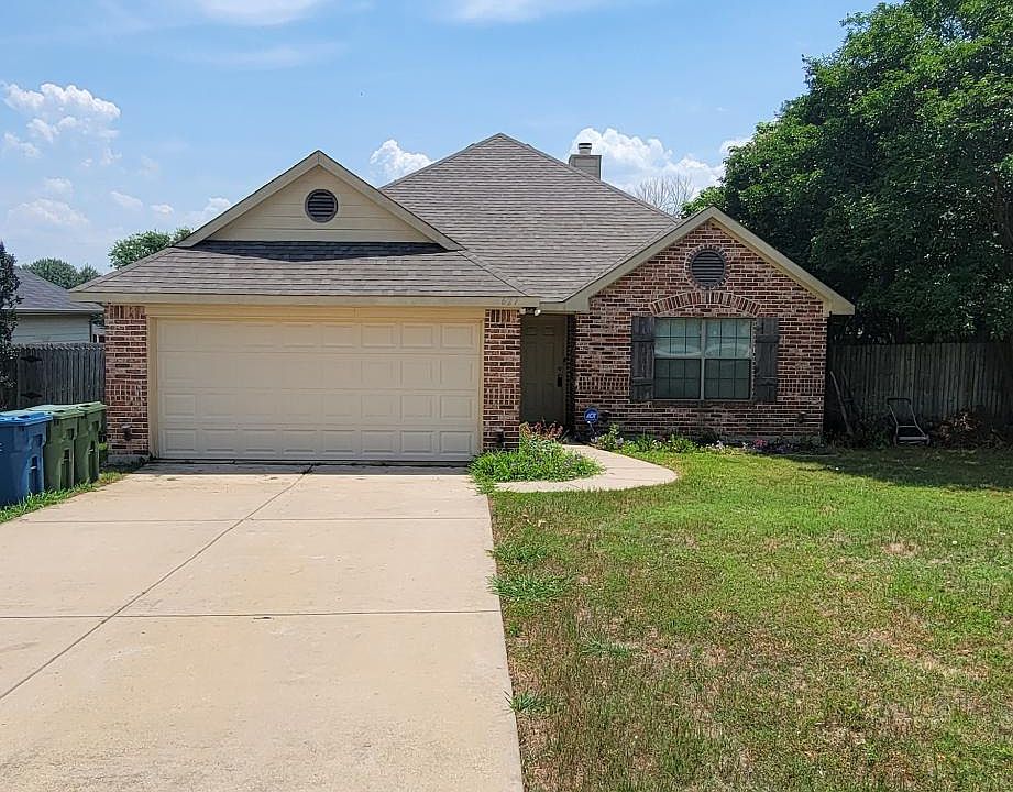 1st image of 627 Matador Dr