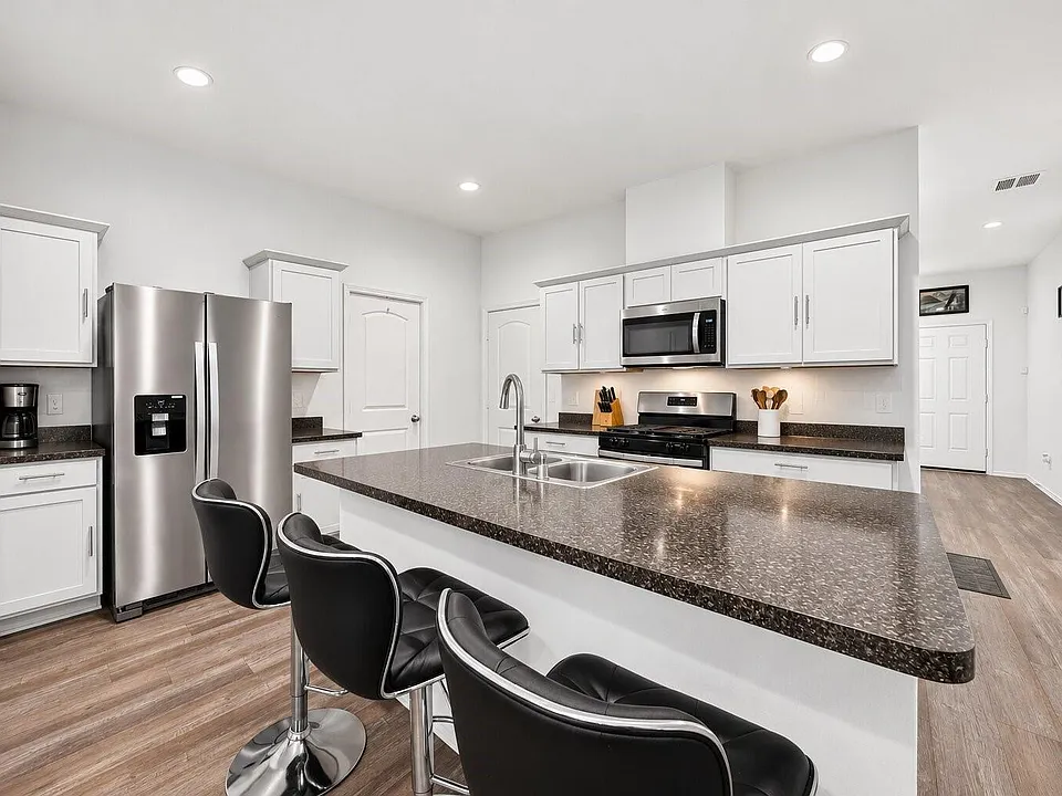 5630 Vintage Oakmont Dr
