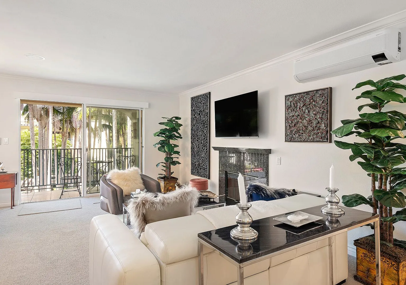 RARELY offered! Top floor three bedroom 2.5 bath El Escorial condo, fully furnished at East Beach. — Photo 2