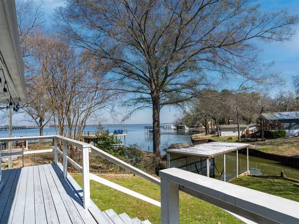 110 Henderson Harbor Cir, Mabank, TX 75156
