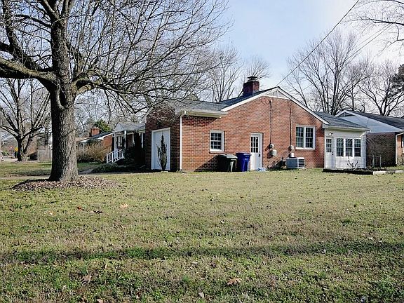 2nd image of 4 Bird Ln