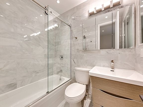 4th image of 312 E 30th St APT 6D