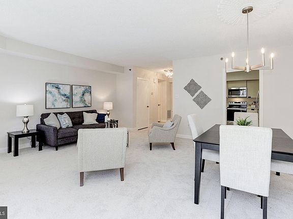4th image of 4550 N Park Ave APT 402