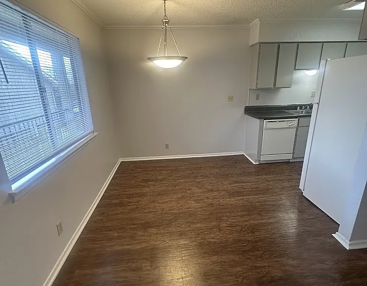Juniper Springs Apartments — Photo 114