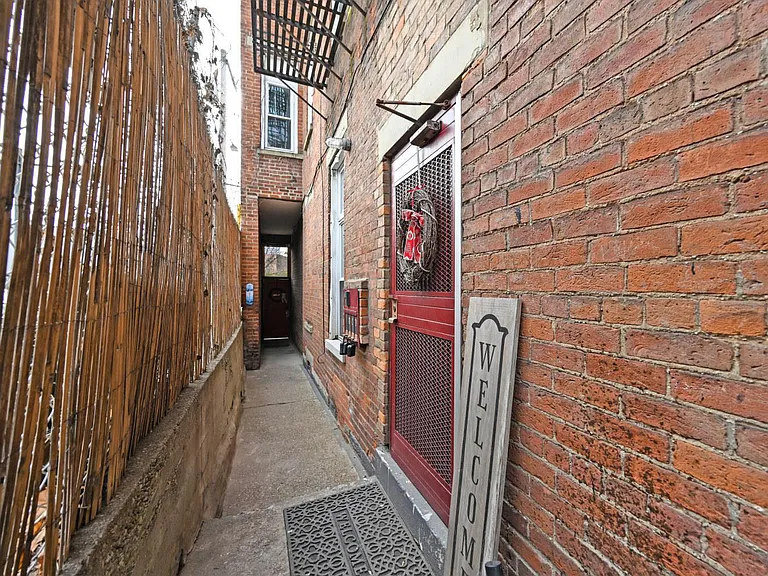 118 E Liberty St #A — Photo 25