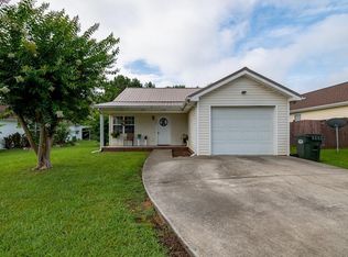 204 Goldenrod Ln, Dalton, GA 30721