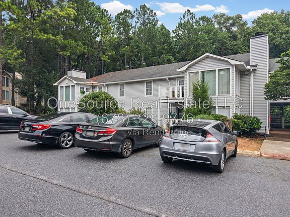 3rd image of 1806 Augusta Dr