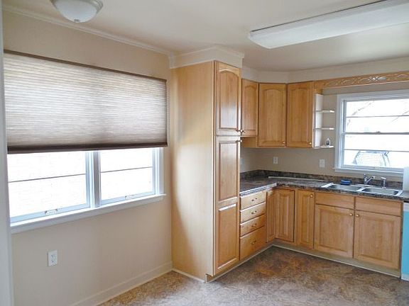 5th image of 837 Wyoming Ave