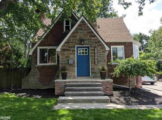 22480 Pointe Dr, Saint Clair Shores, MI