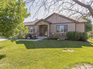 2916 Purgatory Creek Dr, Loveland, CO 80538