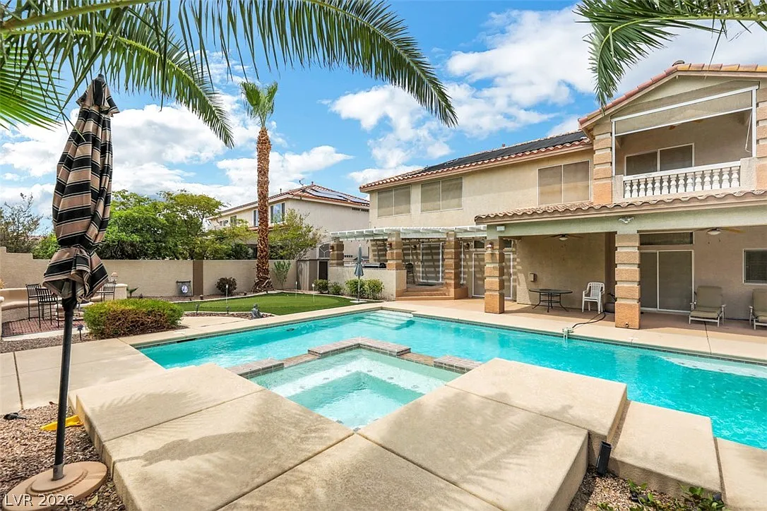 6 bed, 4.5 bath, 5073 sqft, $6,500 — Photo 1