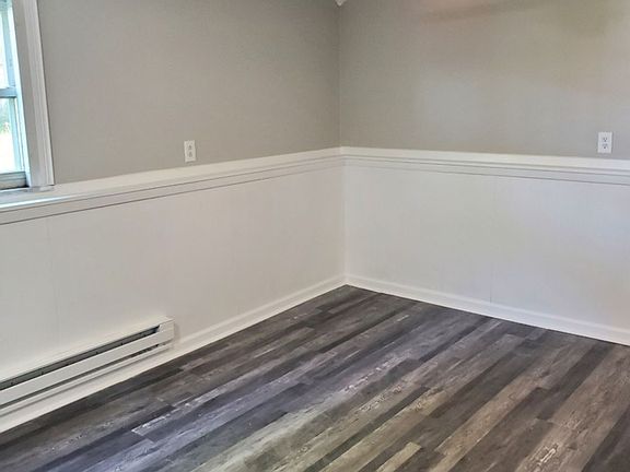 5th image of 752 University Ave