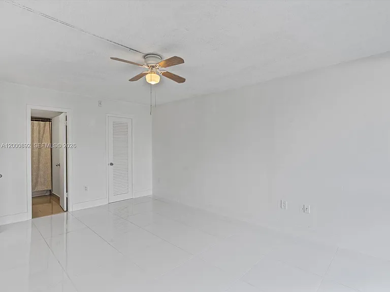 9800 W Bay Harbor Dr #308 — Photo 26
