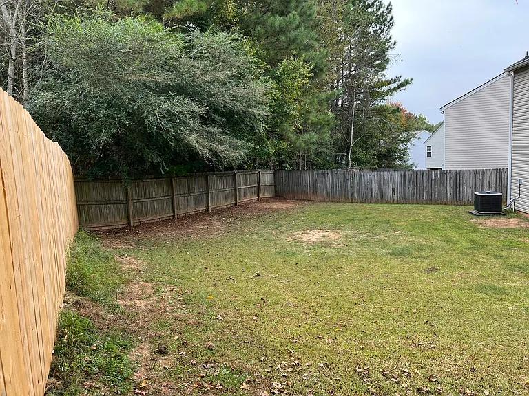 210 Oak Grove Ln — Photo 16